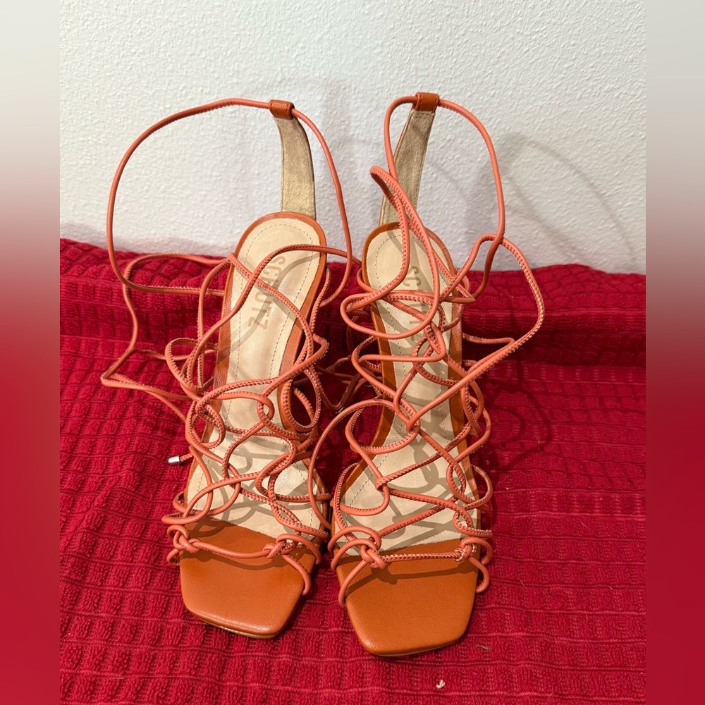 SCHUTZ • Heyde Sandal in New Ochre size 6B.